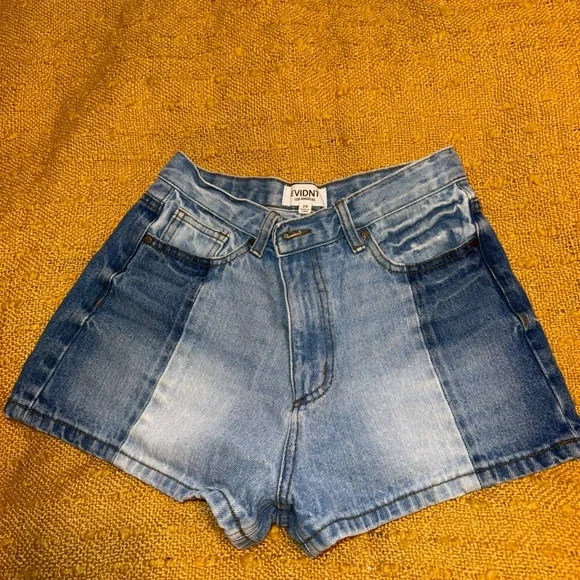 Two Toned Denim Shorts - Picture 4 of 5